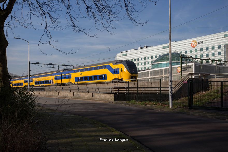 Spoorlijn Den Haag - Leiden viaduct over de Utrechtse Baan