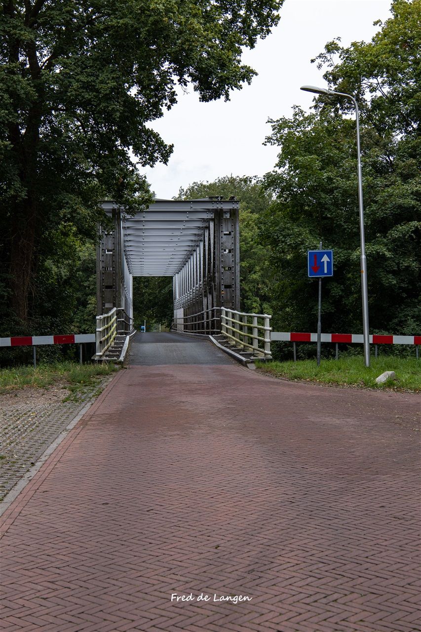 Ehzerbrug Almen, mooie Baileybrug over het Twentekanaal